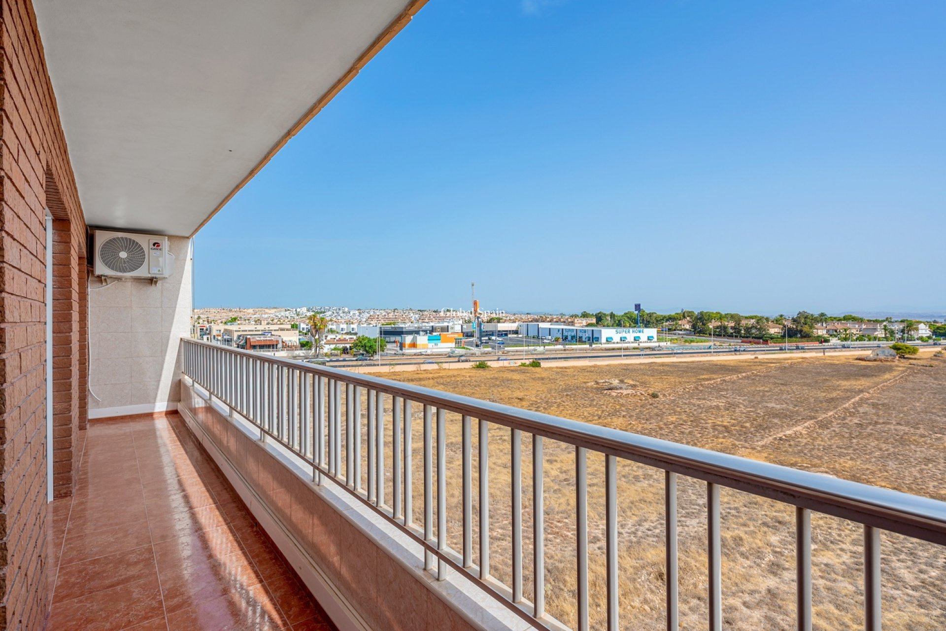 Wederverkoop - APPARTEMENT -
TORREVIEJA - Punta Prima