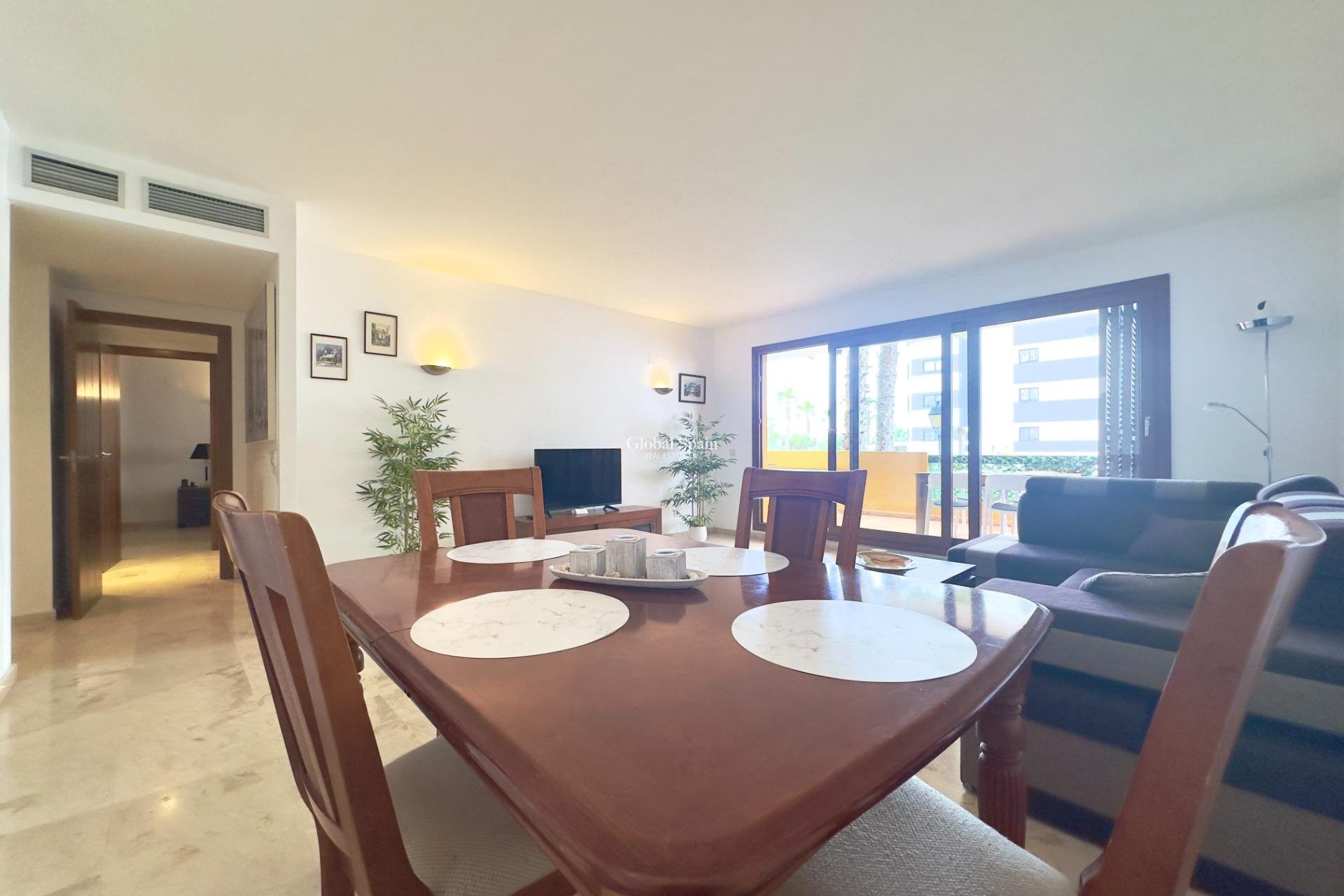 Wederverkoop - APPARTEMENT -
TORREVIEJA - Punta prima
