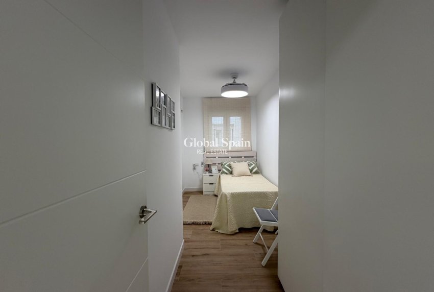 Wederverkoop - APPARTEMENT -
TORREVIEJA - Punta Prima