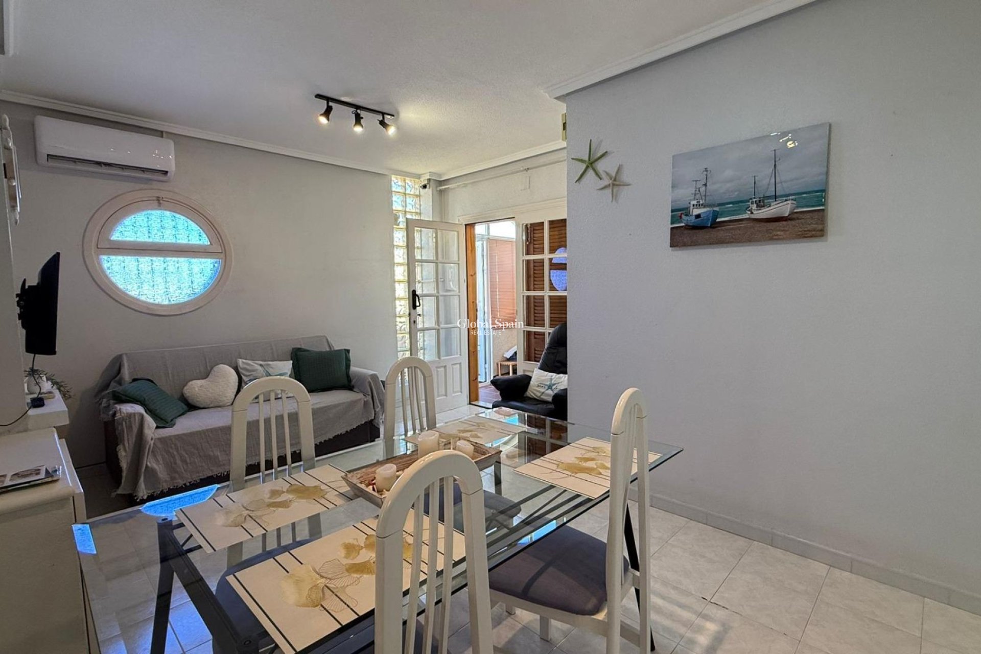 Wederverkoop - APPARTEMENT -
TORREVIEJA - Punta Prima