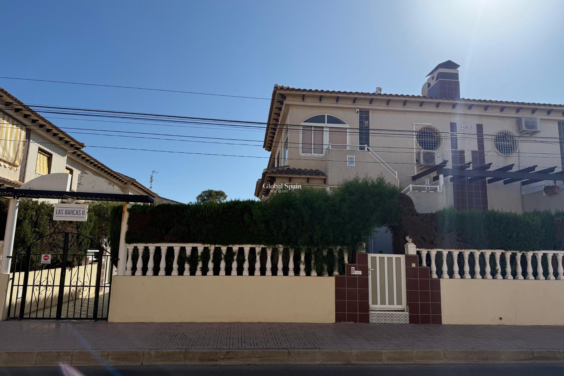 Wederverkoop - APPARTEMENT -
TORREVIEJA - Punta Prima