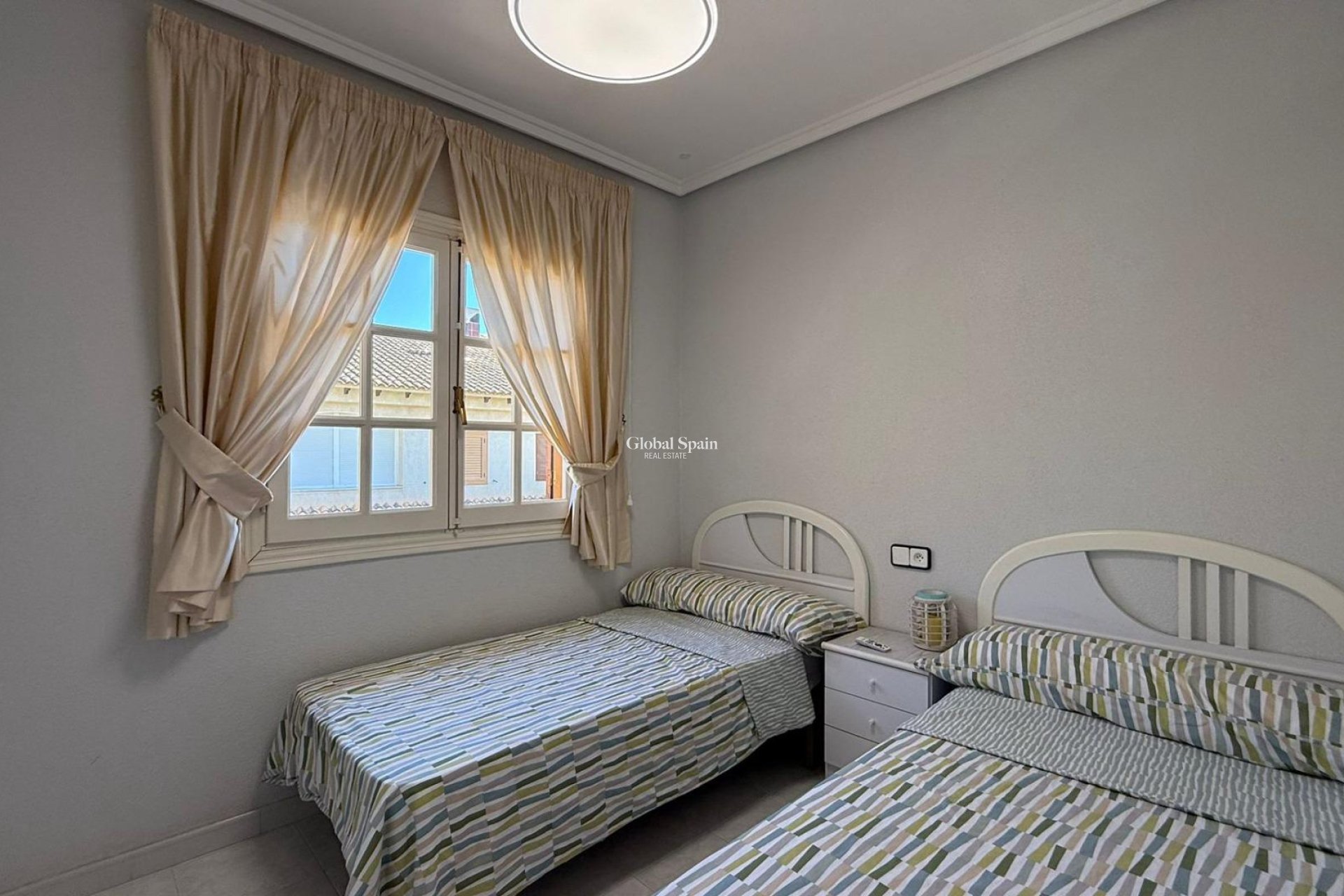 Wederverkoop - APPARTEMENT -
TORREVIEJA - Punta Prima