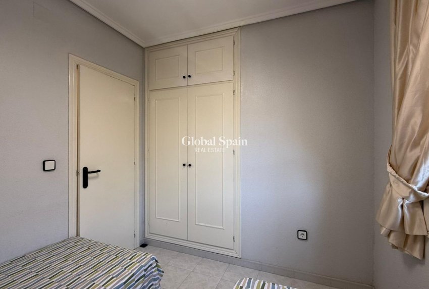 Wederverkoop - APPARTEMENT -
TORREVIEJA - Punta Prima