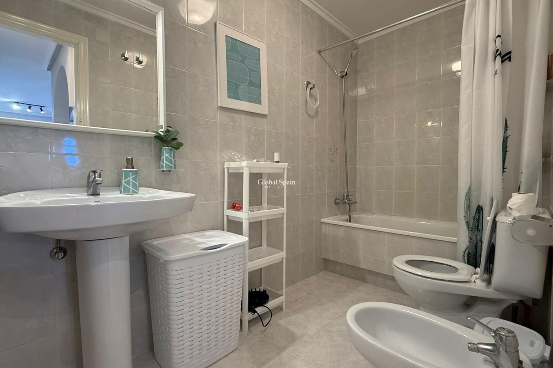 Wederverkoop - APPARTEMENT -
TORREVIEJA - Punta Prima