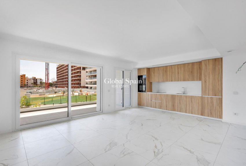 Wederverkoop - APPARTEMENT -
TORREVIEJA - Punta Prima