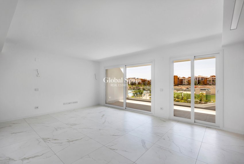 Wederverkoop - APPARTEMENT -
TORREVIEJA - Punta Prima