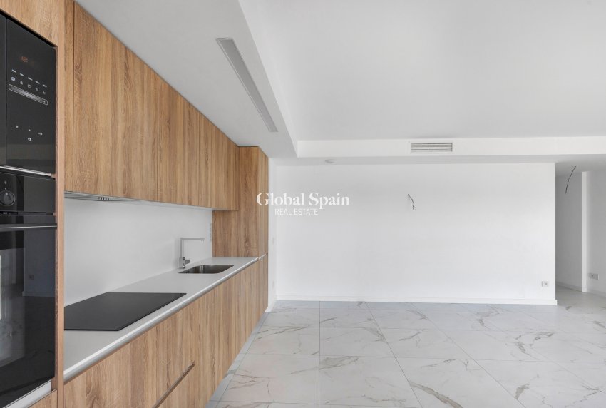 Wederverkoop - APPARTEMENT -
TORREVIEJA - Punta Prima