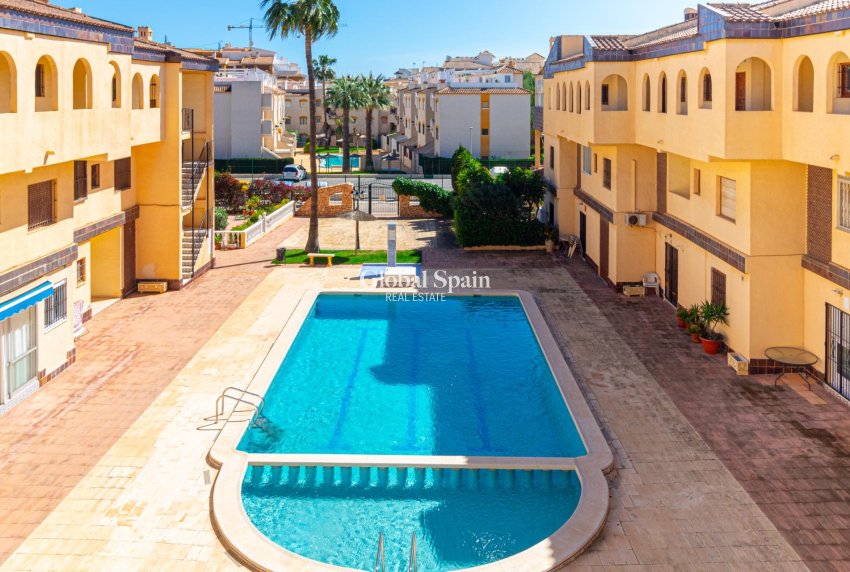 Wederverkoop - Appartement -
TORREVIEJA - Punta prima