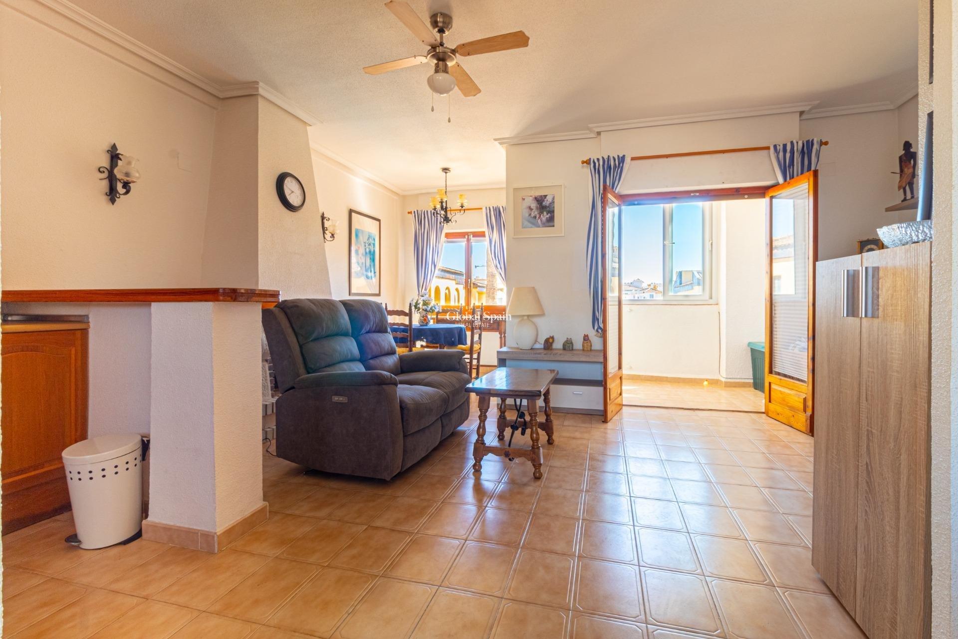 Wederverkoop - Appartement -
TORREVIEJA - Punta prima