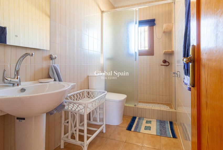 Wederverkoop - Appartement -
TORREVIEJA - Punta prima