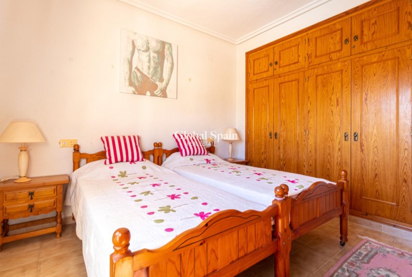 Wederverkoop - Appartement -
TORREVIEJA - Punta prima