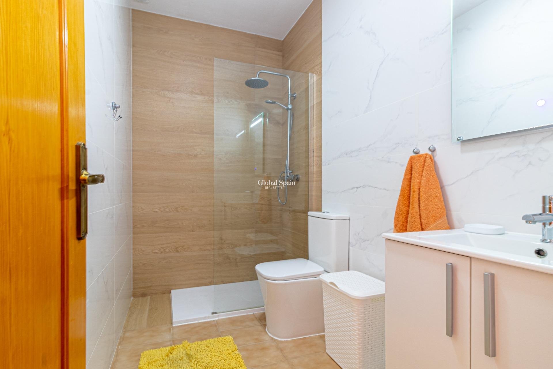 Wederverkoop - Appartement -
TORREVIEJA - Punta prima