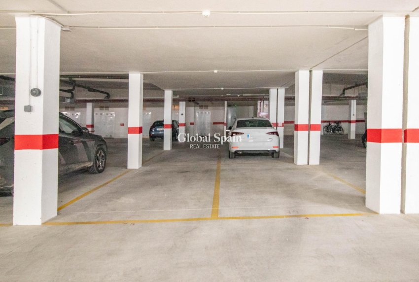 Wederverkoop - APPARTEMENT -
TORREVIEJA - Punta prima