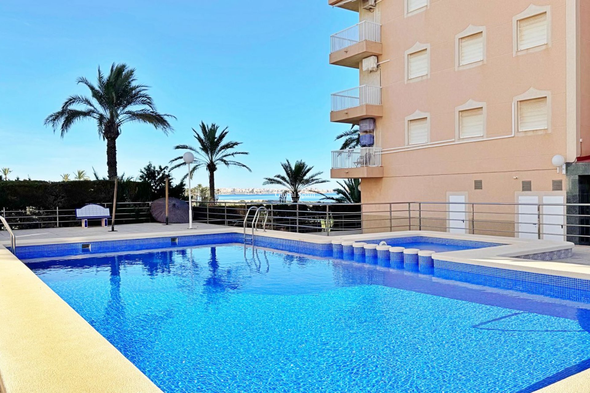 Wederverkoop - Appartement -
TORREVIEJA - Rocio del Mar
