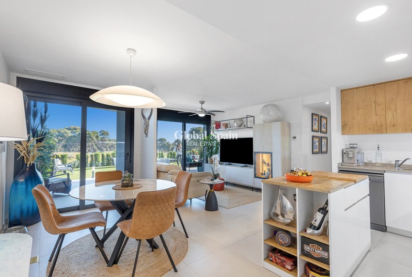 Wederverkoop - APPARTEMENT -
TORREVIEJA - Rocio del Mar
