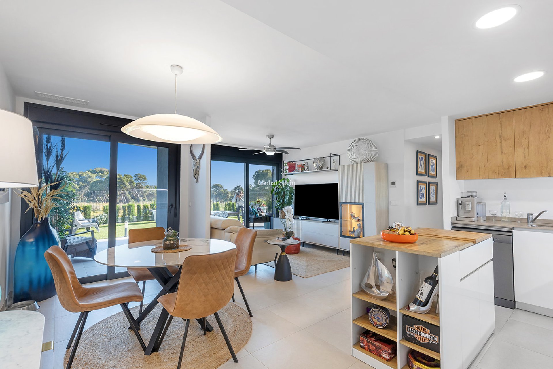 Wederverkoop - APPARTEMENT -
TORREVIEJA - Rocio del Mar