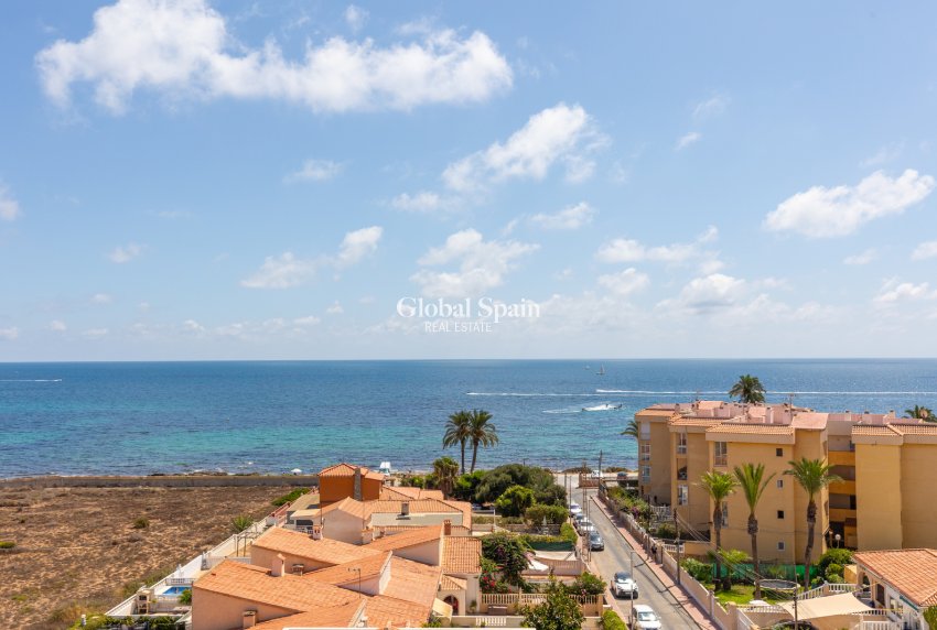 Wederverkoop - APPARTEMENT -
TORREVIEJA - Rocio del Mar