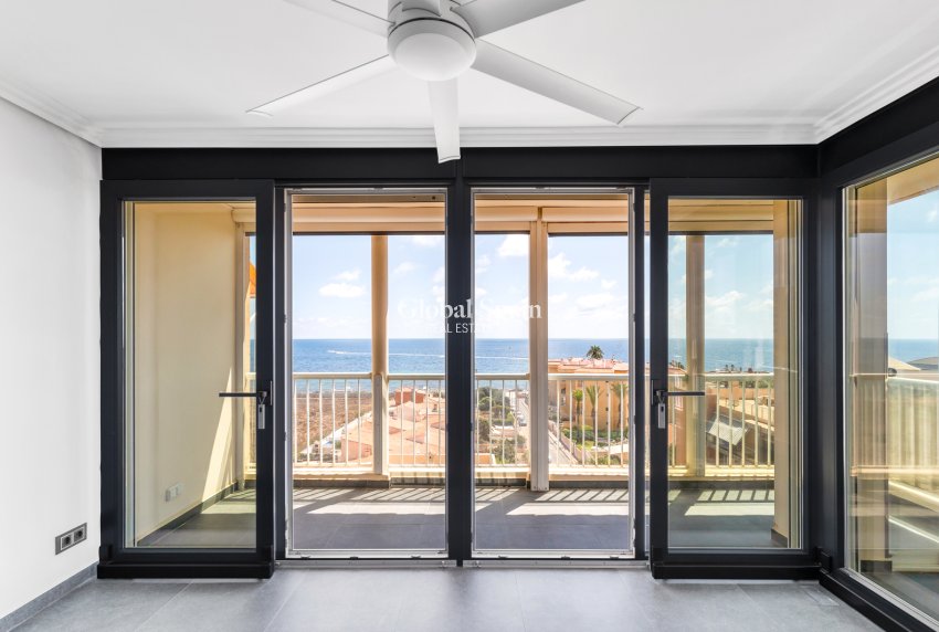 Wederverkoop - APPARTEMENT -
TORREVIEJA - Rocio del Mar