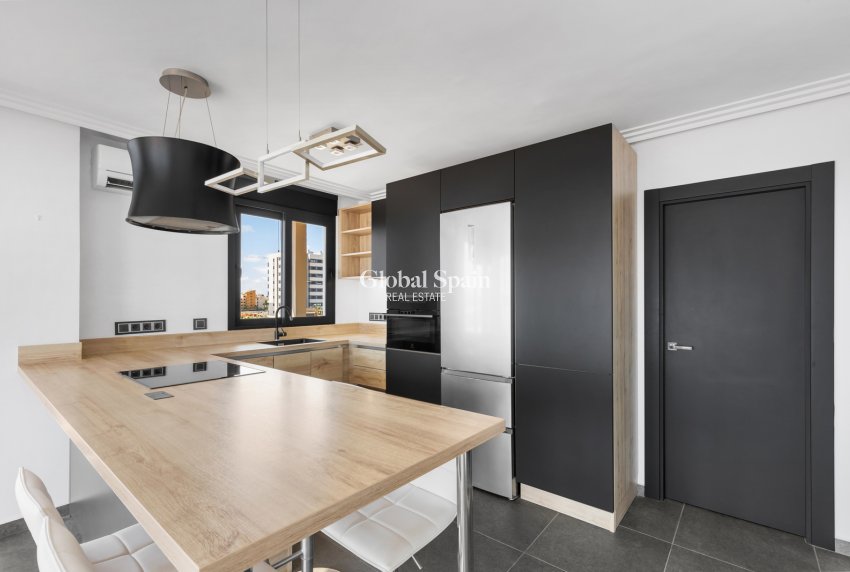 Wederverkoop - APPARTEMENT -
TORREVIEJA - Rocio del Mar