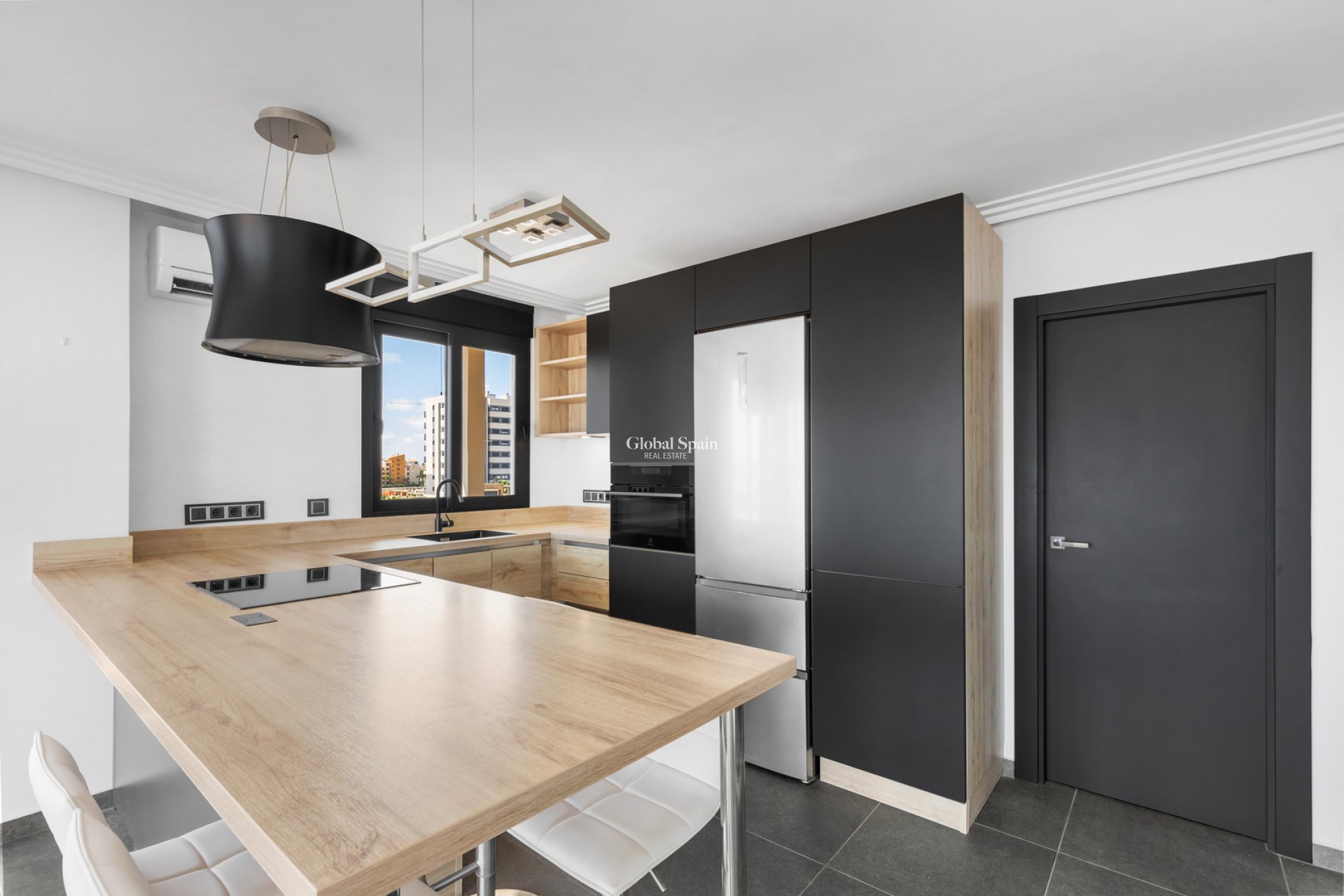 Wederverkoop - APPARTEMENT -
TORREVIEJA - Rocio del Mar