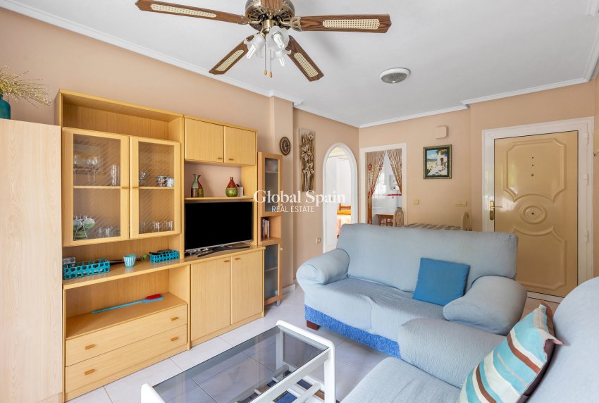 Wederverkoop - APPARTEMENT -
TORREVIEJA - Rocio del Mar