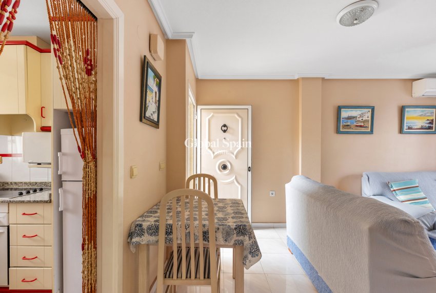 Wederverkoop - APPARTEMENT -
TORREVIEJA - Rocio del Mar