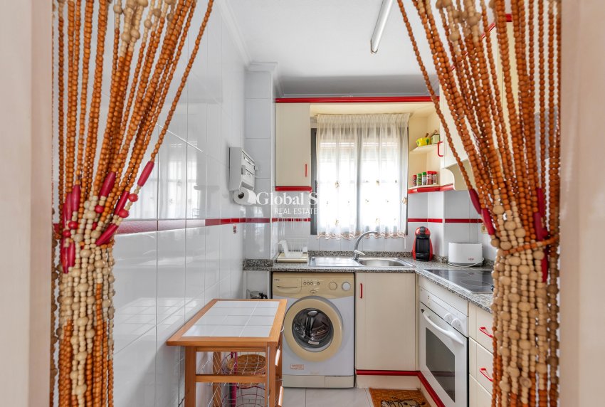Wederverkoop - APPARTEMENT -
TORREVIEJA - Rocio del Mar