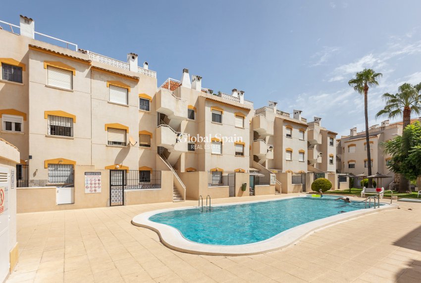 Wederverkoop - APPARTEMENT -
TORREVIEJA - Rocio del Mar