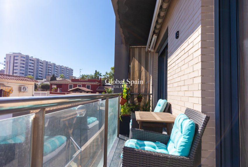 Wederverkoop - APPARTEMENT -
TORREVIEJA - Rocio del Mar