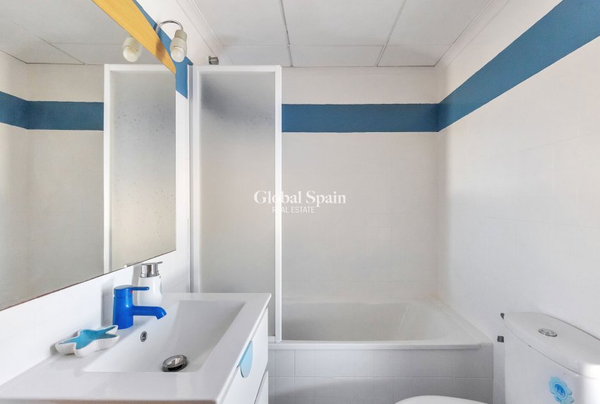 Wederverkoop - APPARTEMENT -
TORREVIEJA - Rocio del Mar