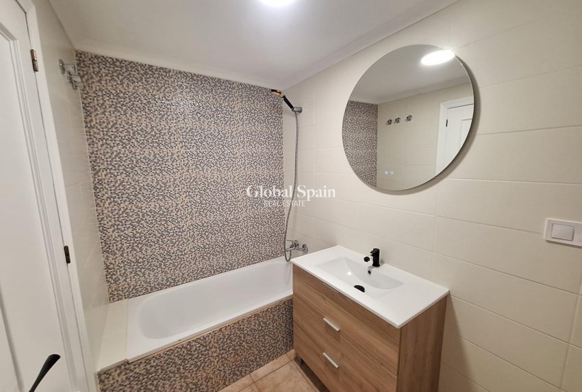 Wederverkoop - APPARTEMENT -
TORREVIEJA - Sector 25