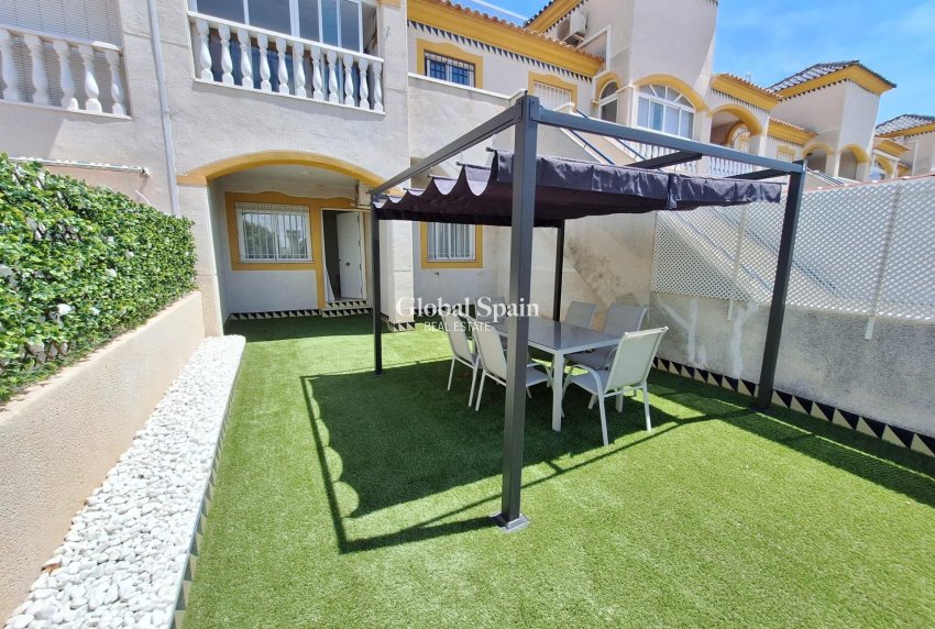Wederverkoop - APPARTEMENT -
TORREVIEJA - Sector 25
