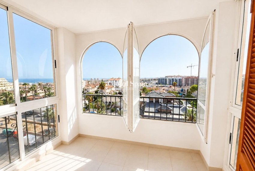 Wederverkoop - APPARTEMENT -
TORREVIEJA - Torre del moro