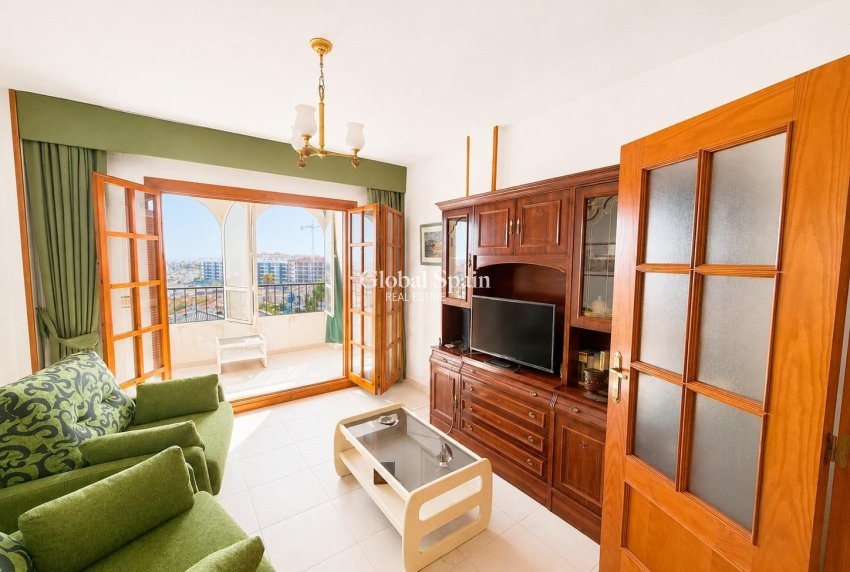 Wederverkoop - APPARTEMENT -
TORREVIEJA - Torre del moro