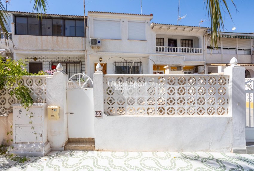 Wederverkoop - APPARTEMENT -
TORREVIEJA - Torre del moro