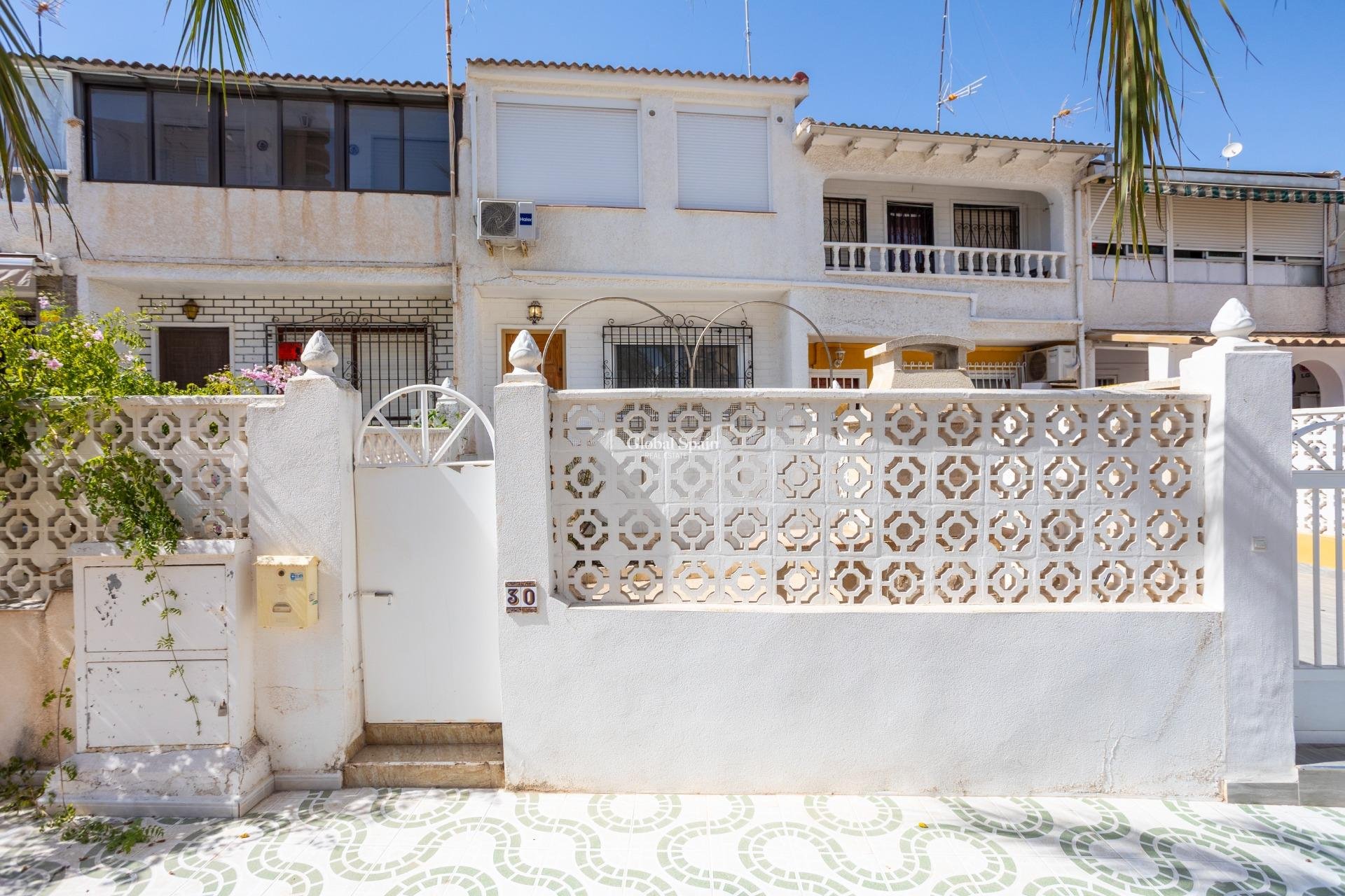 Wederverkoop - APPARTEMENT -
TORREVIEJA - Torre del moro