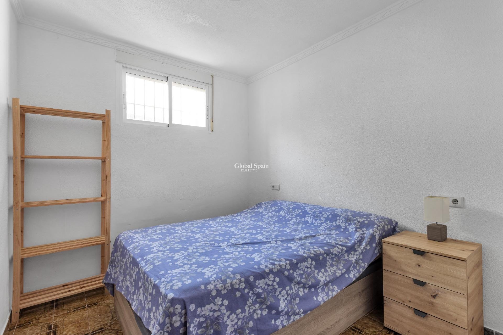 Wederverkoop - APPARTEMENT -
TORREVIEJA - Torre del moro