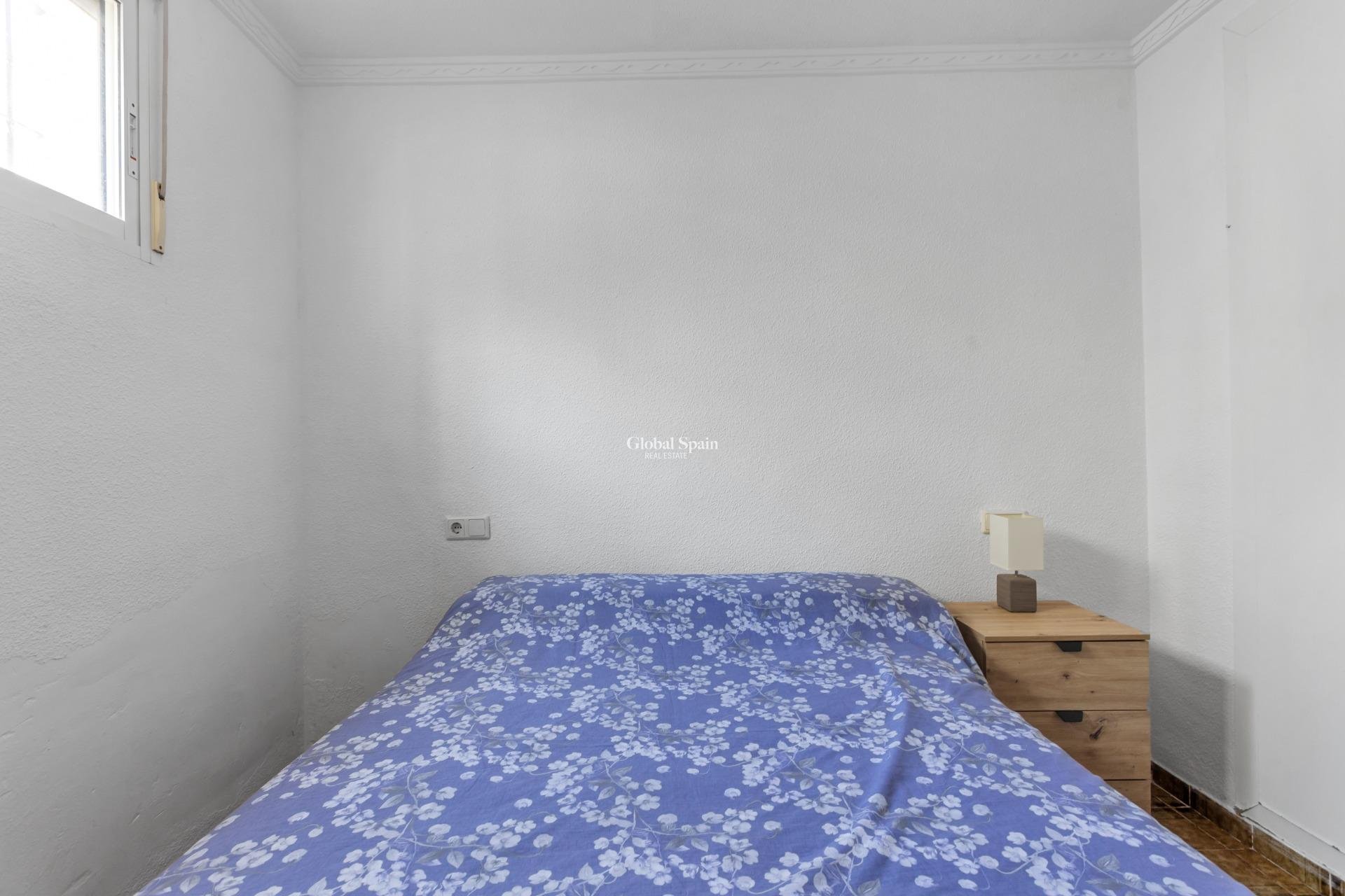 Wederverkoop - APPARTEMENT -
TORREVIEJA - Torre del moro