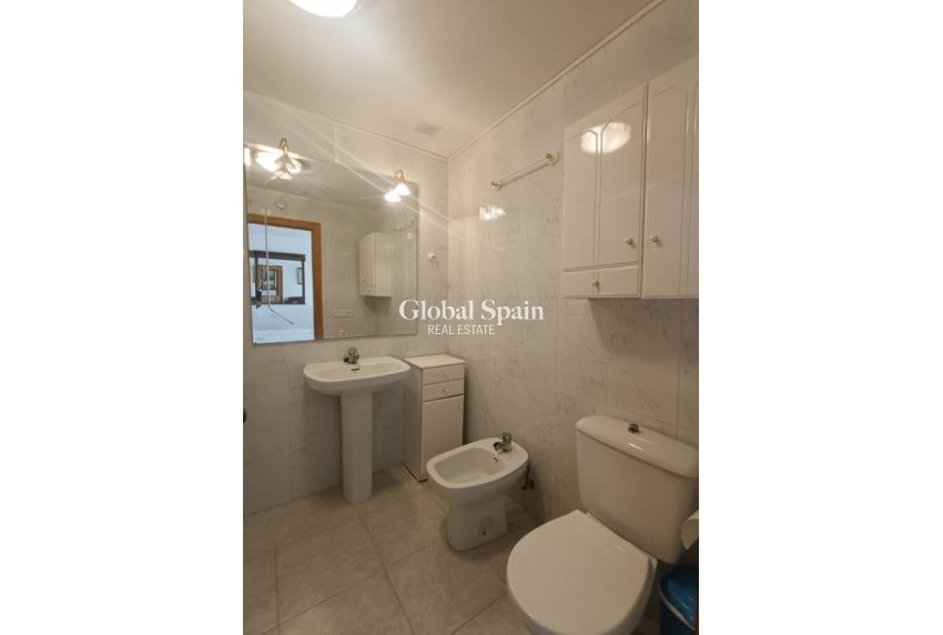Wederverkoop - Appartement -
TORREVIEJA - Torreblanca