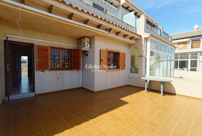 Wederverkoop - Appartement -
TORREVIEJA - Torreblanca
