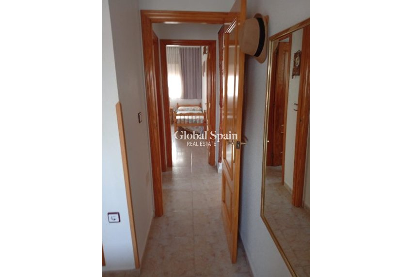 Wederverkoop - APPARTEMENT -
TORREVIEJA - Torreblanca
