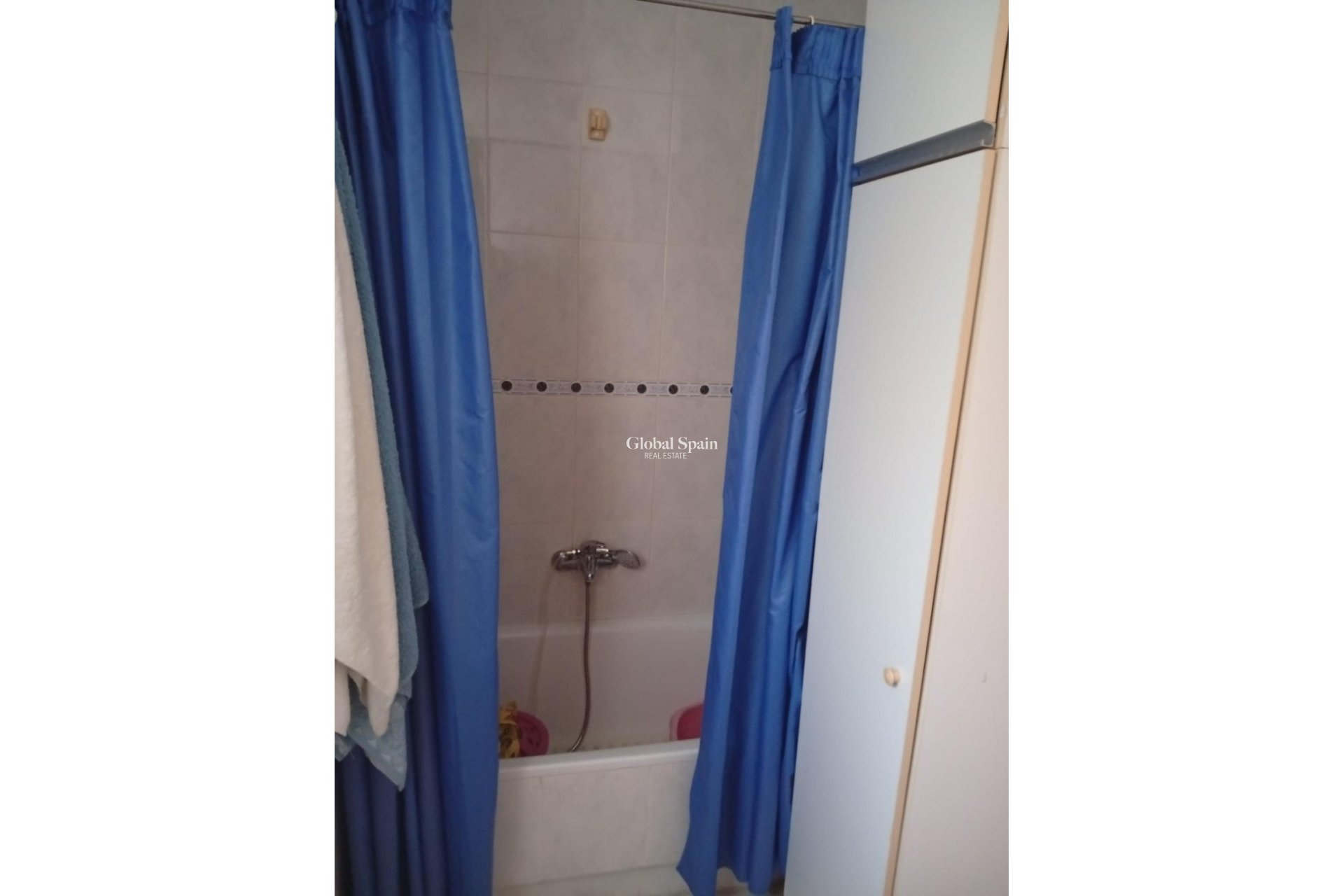 Wederverkoop - APPARTEMENT -
TORREVIEJA - Torreblanca