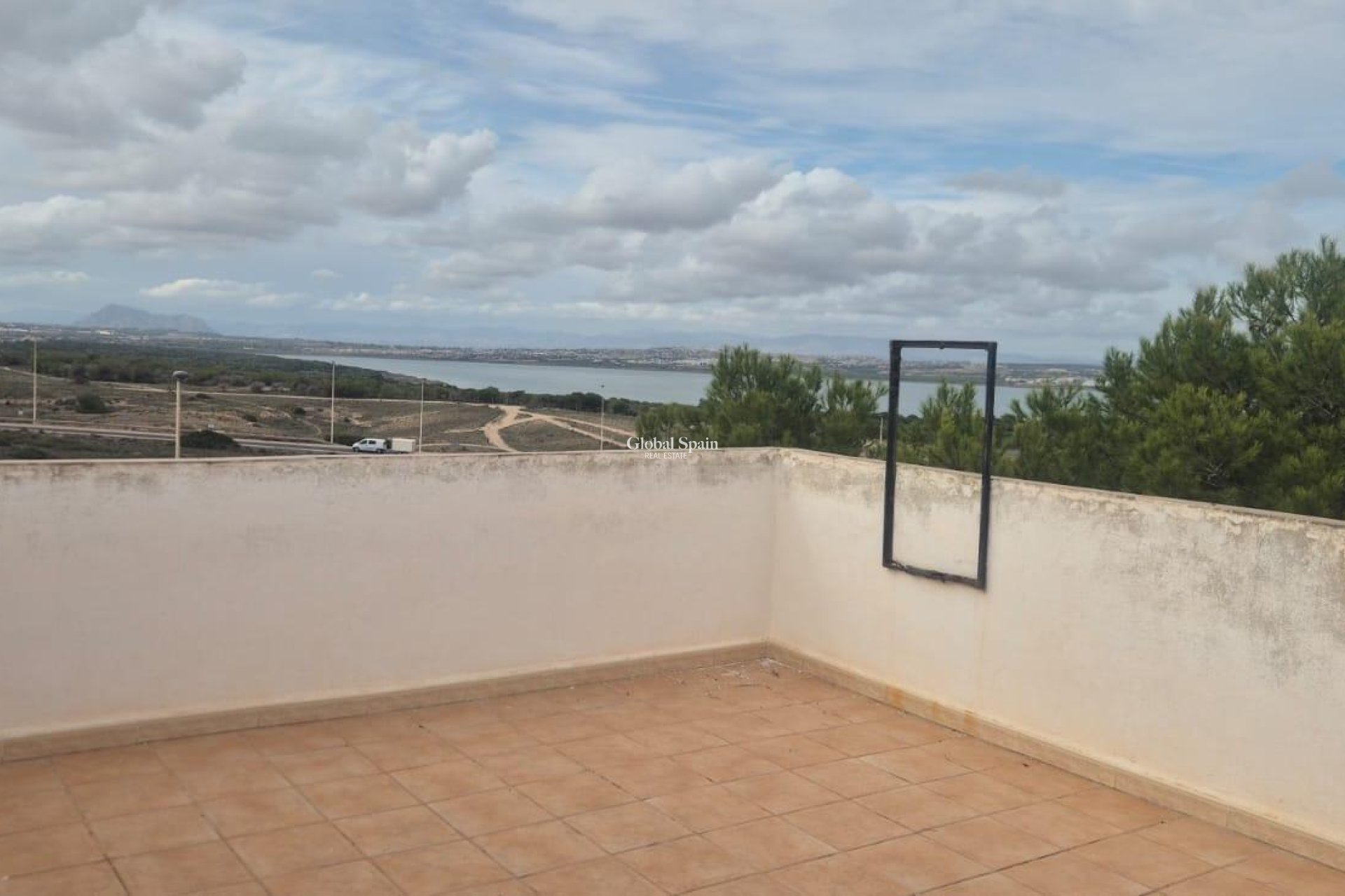 Wederverkoop - APPARTEMENT -
TORREVIEJA - Torreblanca