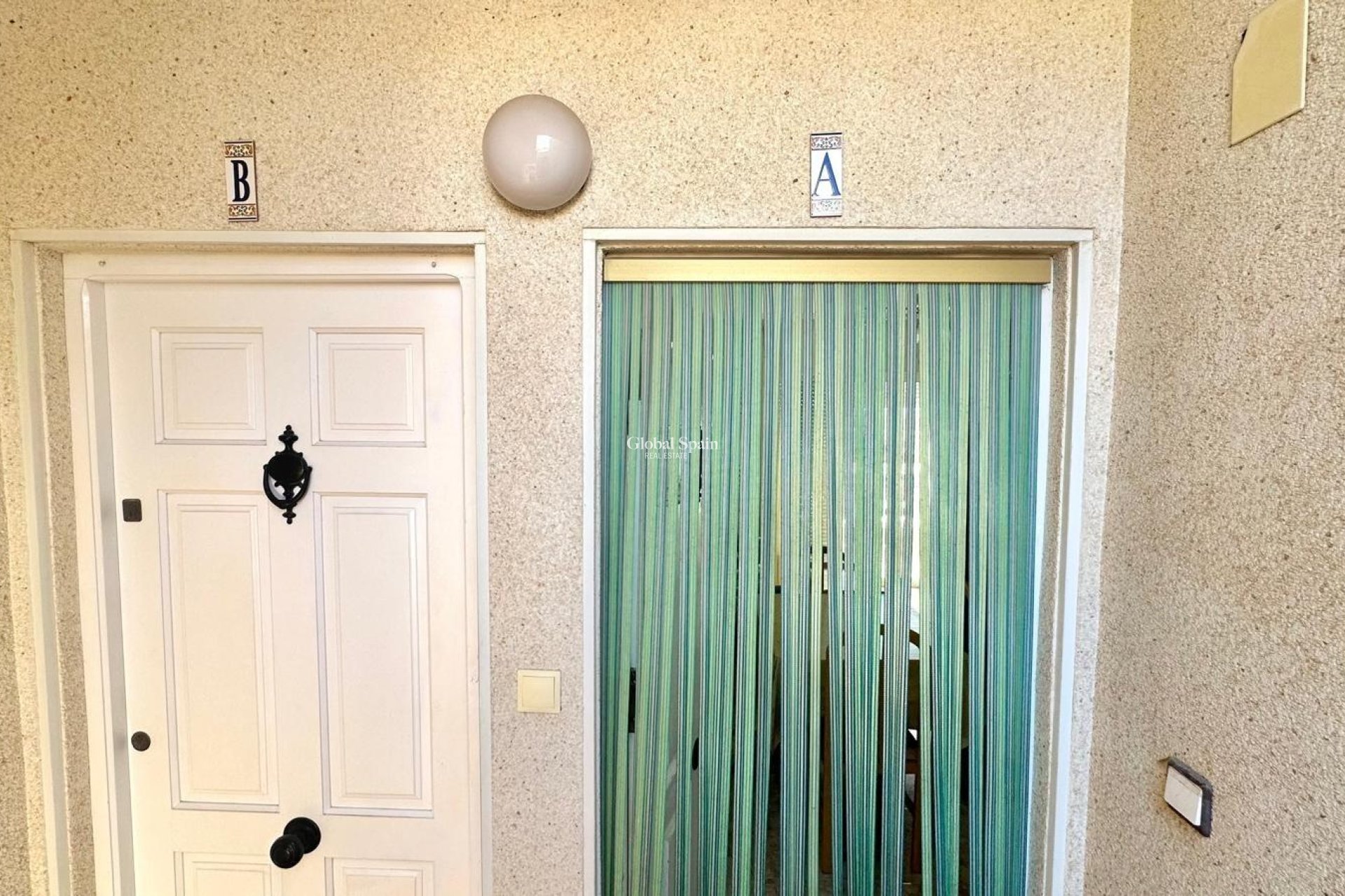 Wederverkoop - APPARTEMENT -
TORREVIEJA - Torreblanca