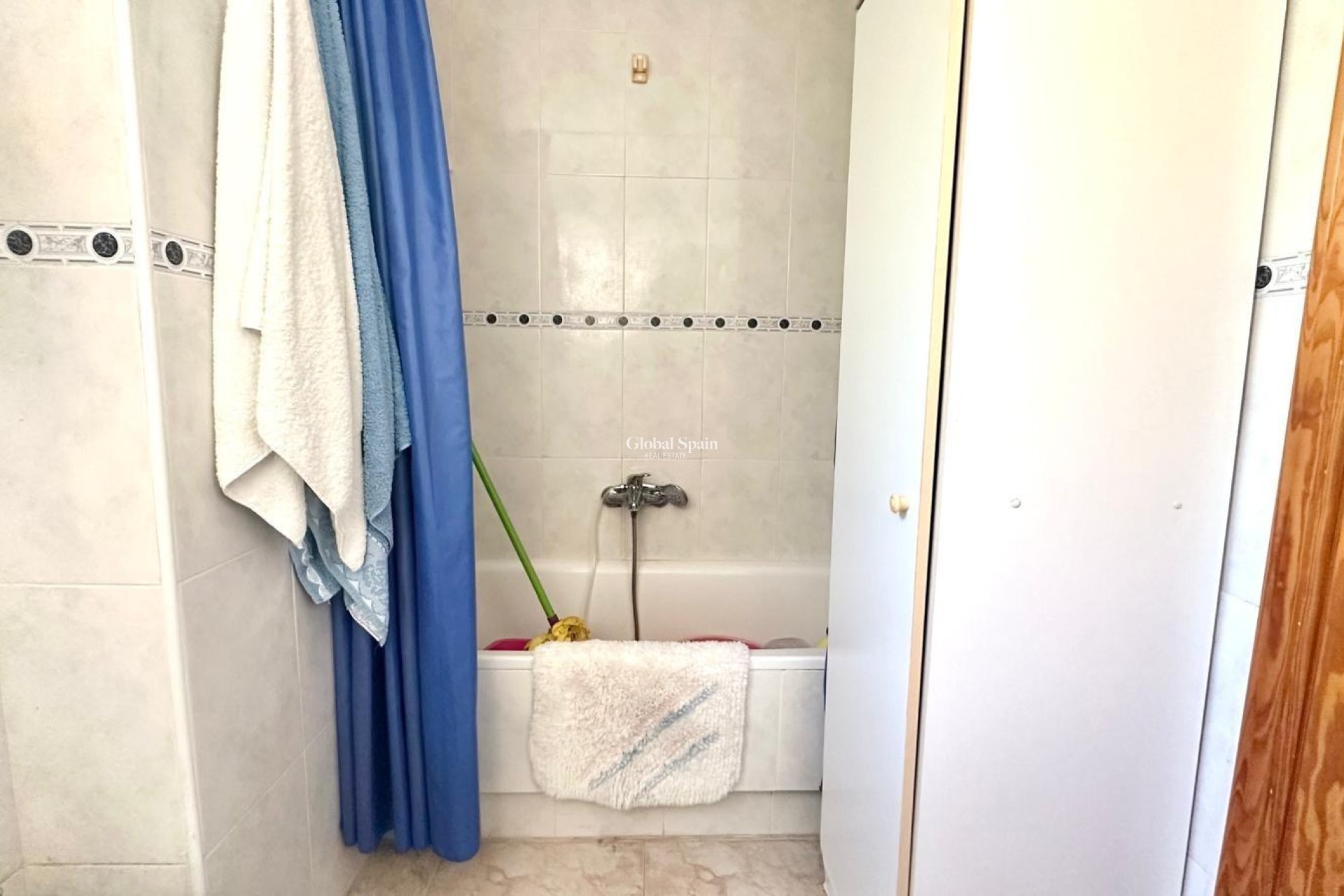 Wederverkoop - APPARTEMENT -
TORREVIEJA - Torreblanca