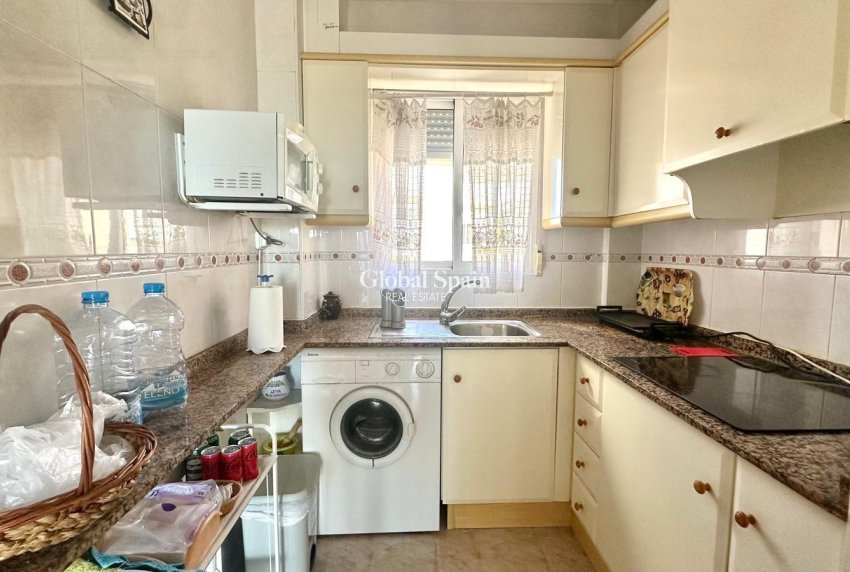 Wederverkoop - APPARTEMENT -
TORREVIEJA - Torreblanca