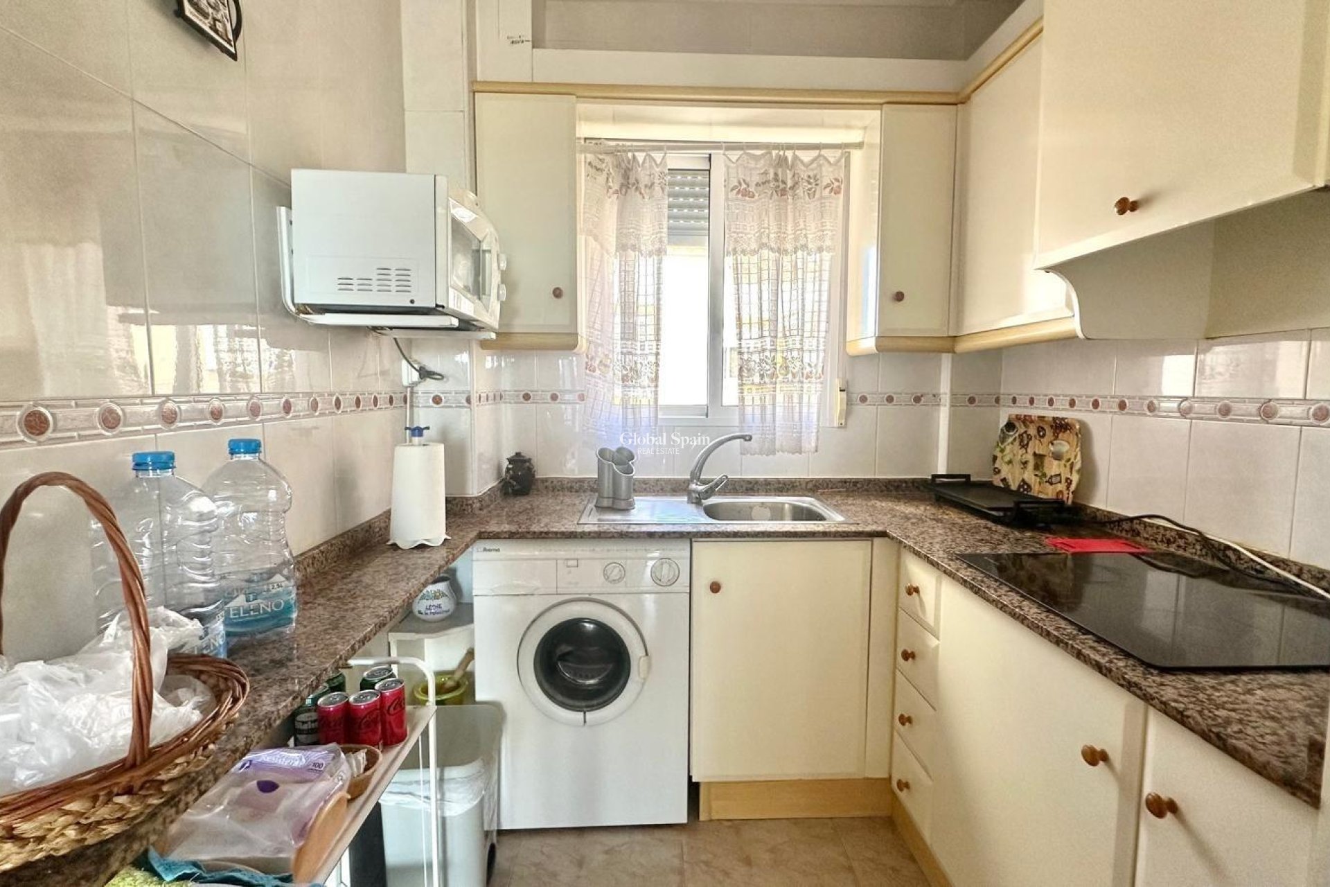 Wederverkoop - APPARTEMENT -
TORREVIEJA - Torreblanca