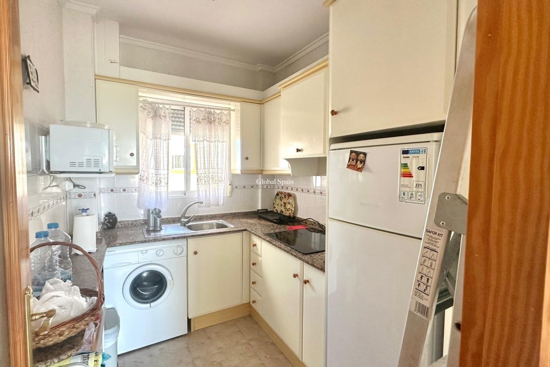 Wederverkoop - APPARTEMENT -
TORREVIEJA - Torreblanca