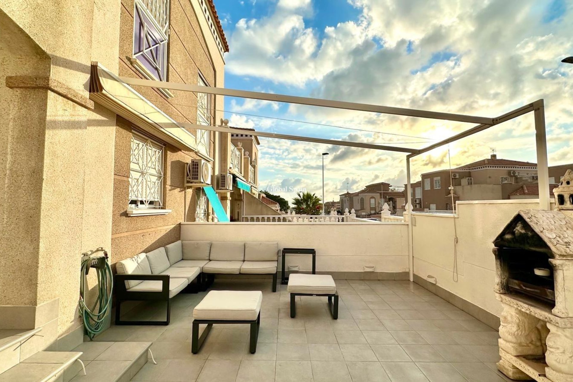 Wederverkoop - APPARTEMENT -
TORREVIEJA - Torreblanca