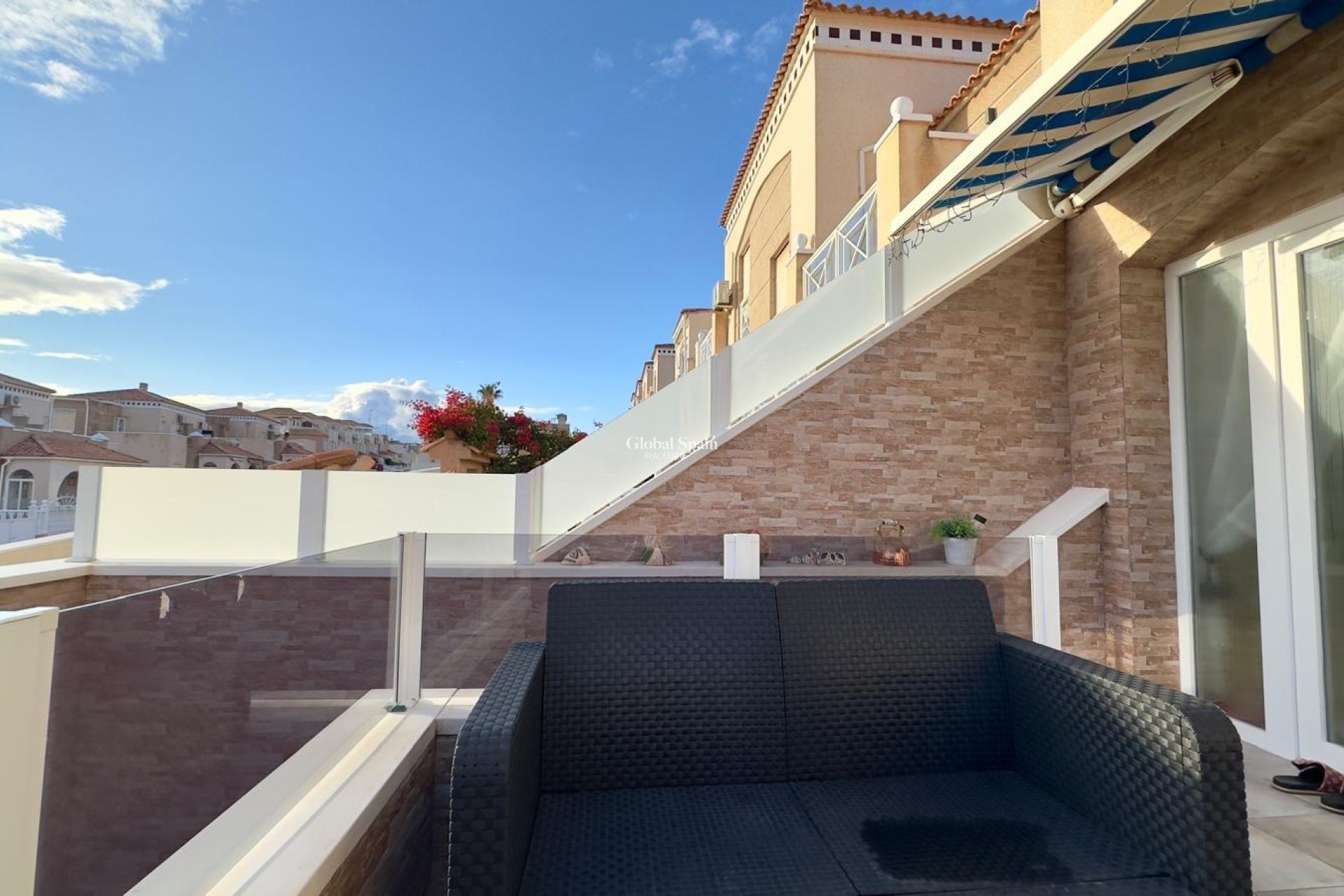 Wederverkoop - APPARTEMENT -
TORREVIEJA - Torreblanca